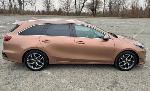 kia_ceed_5_.jpg