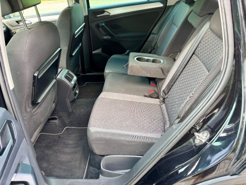 tiguan_cerny_10_.jpg