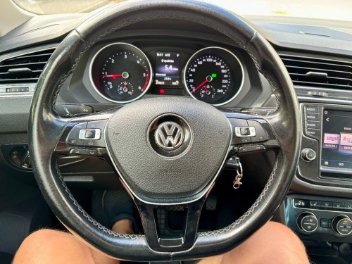 tiguan_cerny_16_.jpg
