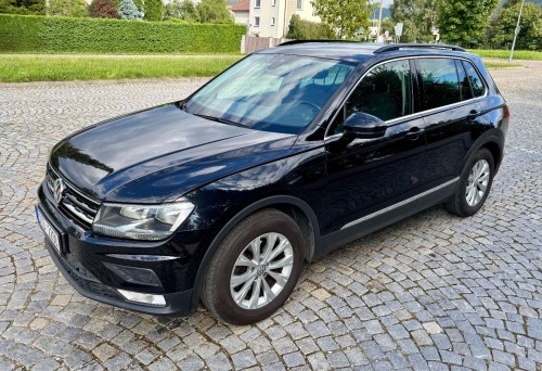 tiguan_cerny_1_.jpg