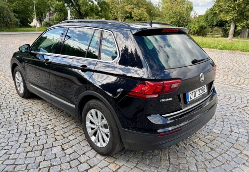 tiguan_cerny_3_.jpg