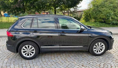 tiguan_cerny_5_.jpg