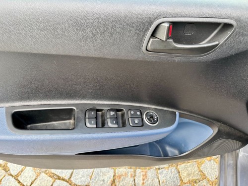 hyundai_i10_seda_9_.jpg