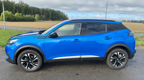 peugeot_2008_modry_2_.jpeg