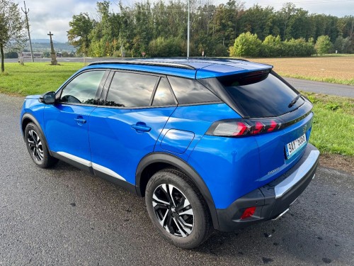 peugeot_2008_modry_3_.jpeg
