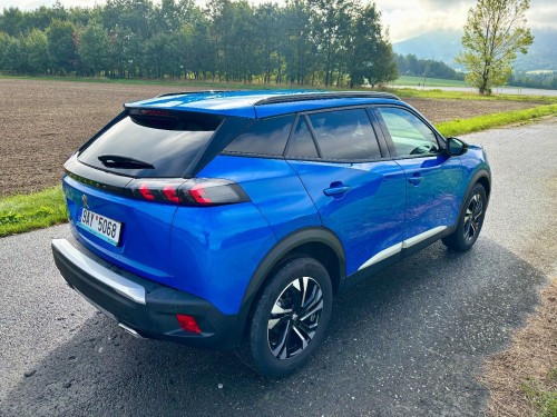 peugeot_2008_modry_4_.jpeg
